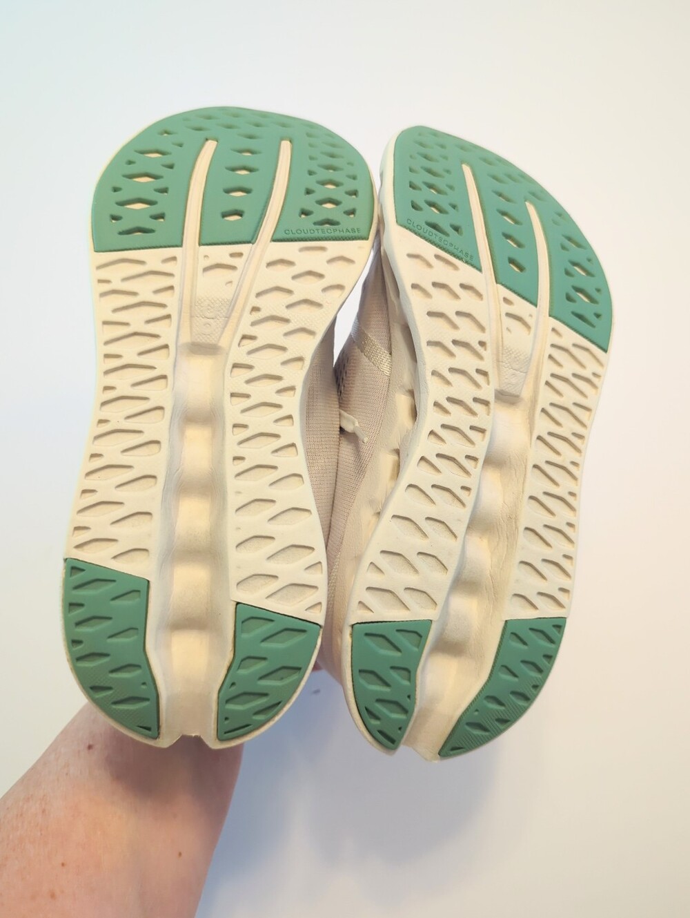 On Running Cloudsurfer CloudTec Running Shoes Sneakers Size 9 Pearl Ivory GUC - Picture 10 of 10